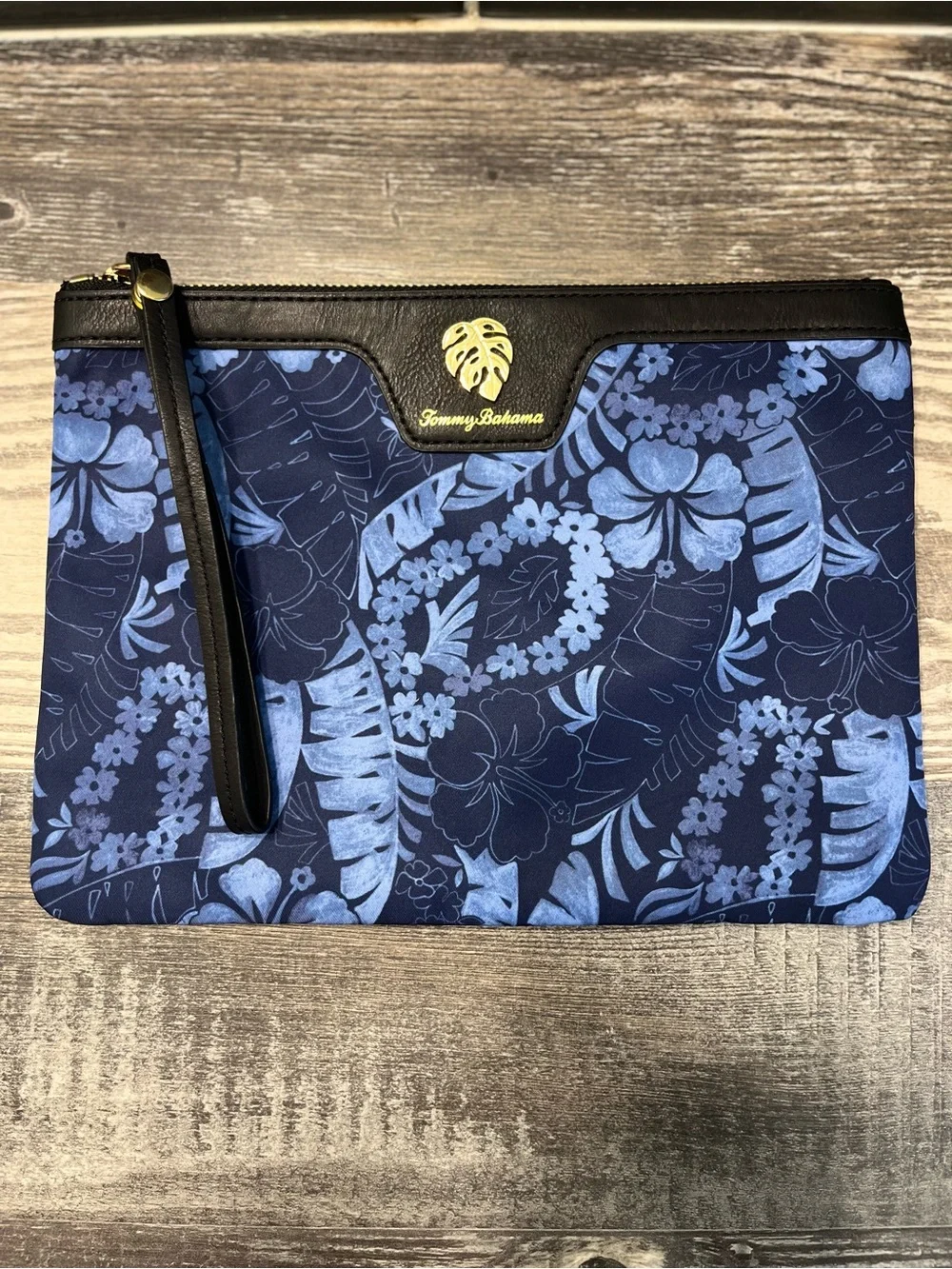 Tommy Bahama Blue Floral Wristlet Clutch